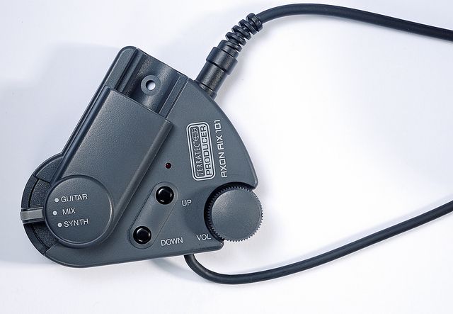 Terratec Axon AX 100 II The accuracy of the pick-up's note-tracking is incredible